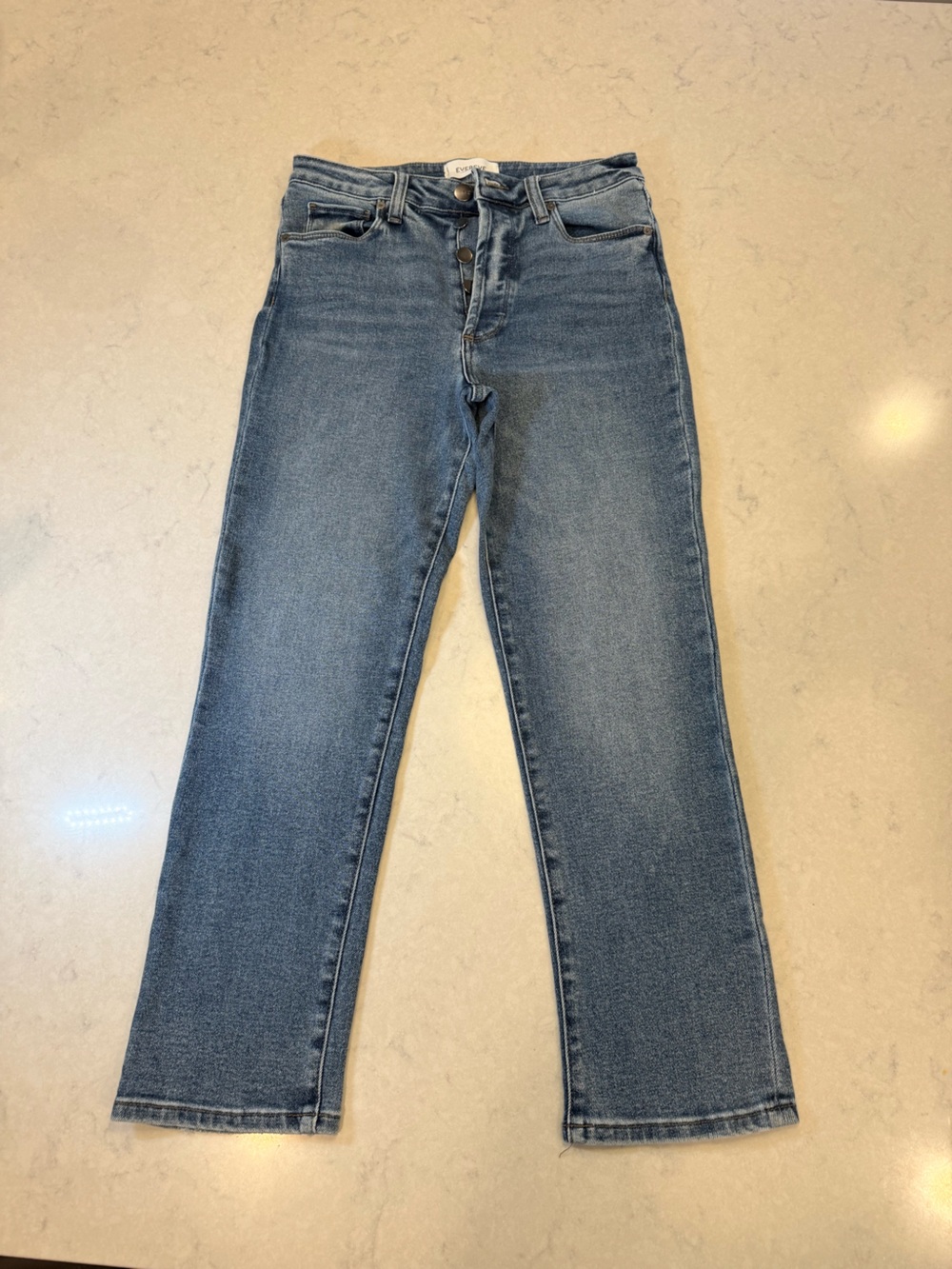 Evereve Like New SZ 27 Everstraight Button fly Jeans in Faded Blue